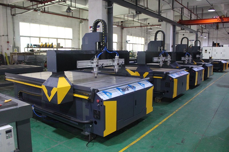 防雾PC镜片切割机定制 完美电竞数控助力医护行业提高产能